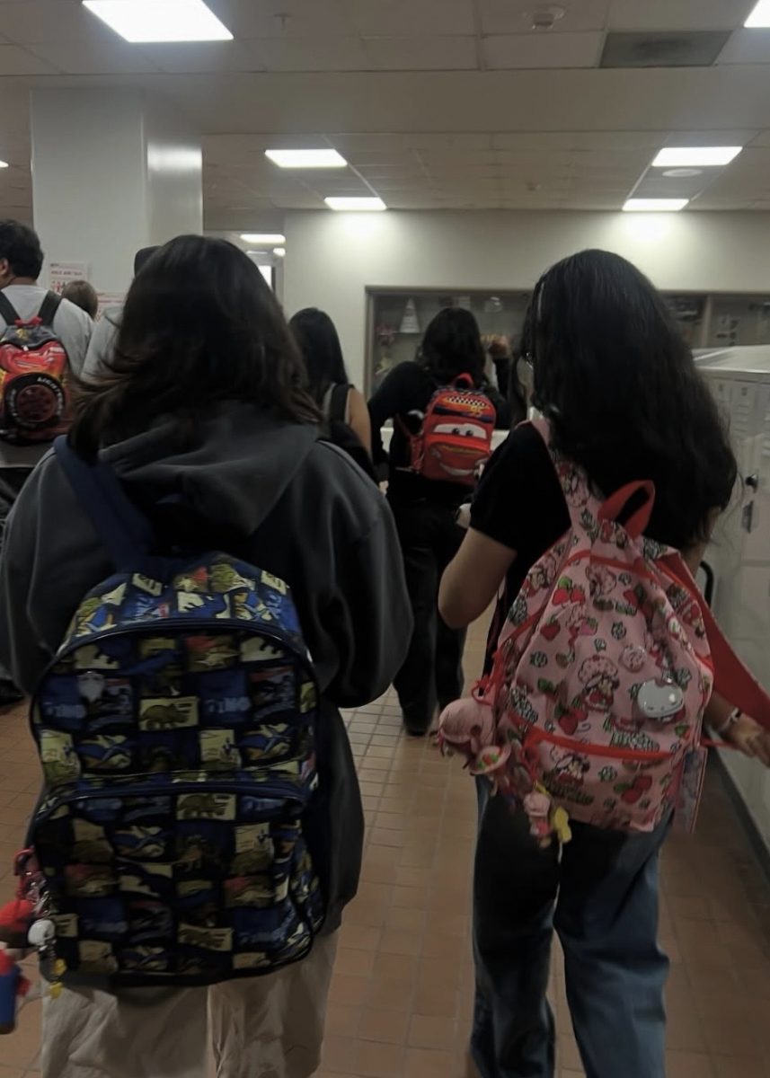 South seniors participate in the senior backpack trend. Photo by Diana Flores-Hernandez.