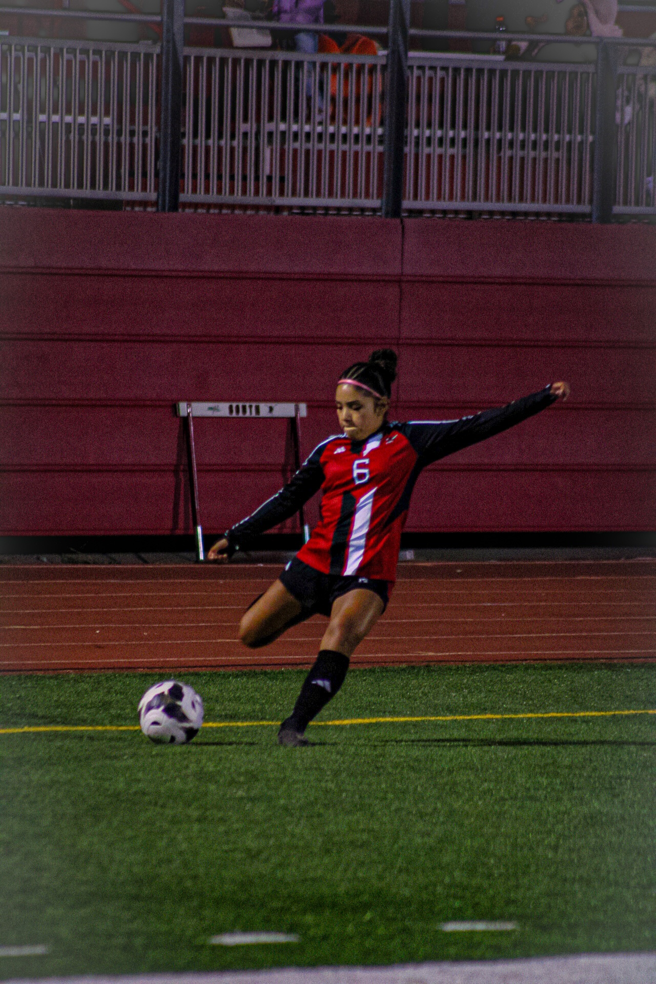 Girls soccer splits with Bellevue East